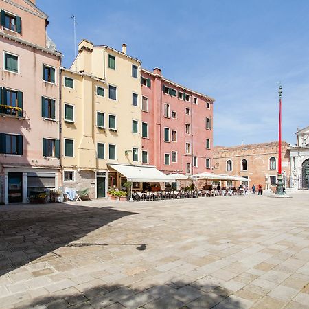 Prince Apartments Venesia Bagian luar foto